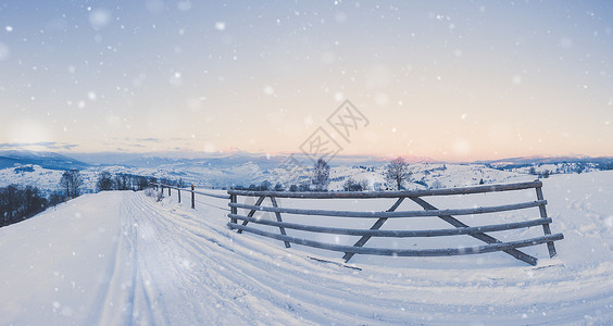 冬季山区雪农村地貌背景图片
