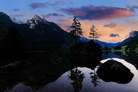 高山湖日出多云彩山湖风景美丽德国汉特西图片