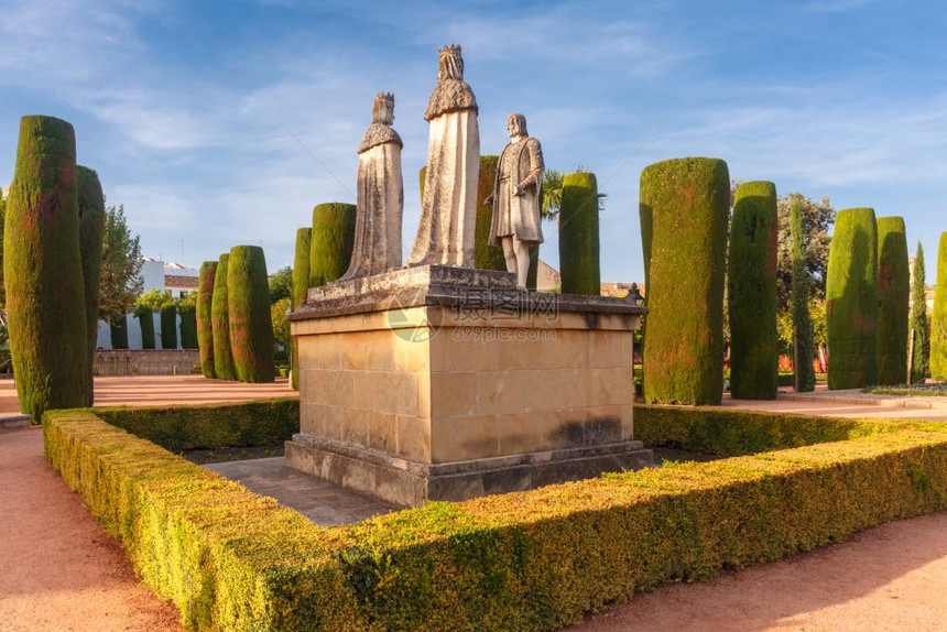西班牙科尔多瓦阿卡扎德洛斯雷耶克里耶托弗哥伦布和天主教君卡斯蒂利亚伊莎贝拉一世女王和阿贡的费尔迪南二世国王在西班牙安达卢亚科尔多图片