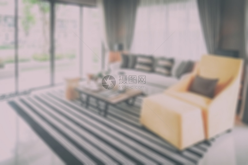 沙发放在客厅里变的模糊图片