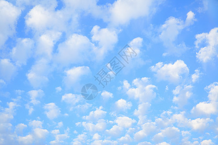 云小的天空可以用作背景图片