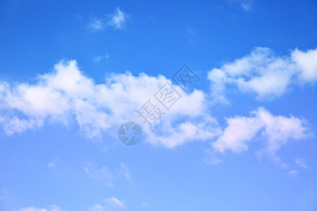 天空中云层的线条您自己的文字空间图片