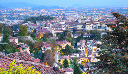 意大利Bergamo老城全景图片