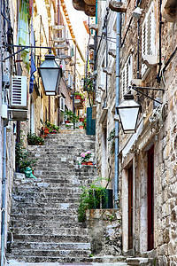 克罗地亚Dubrovnik旧城上山狭窄街道图片