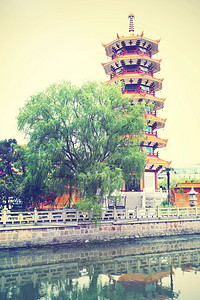 上海的塔反向风格形象背景图片