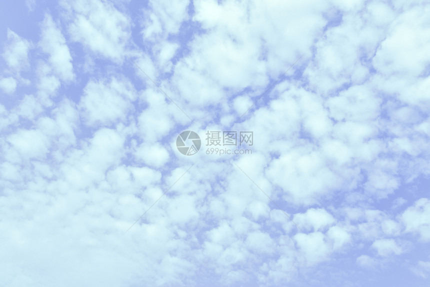 浅蓝春空云可用作背景图片