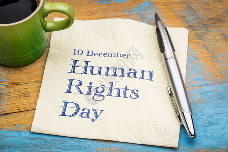 人权日12月0餐巾纸上写字和咖啡图片