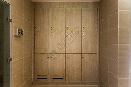 现代建筑中的木制更衣室背景图片
