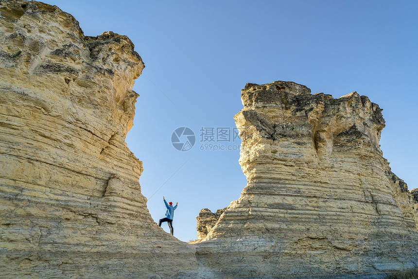 在堪萨斯州西部城堡岩山远足层图片