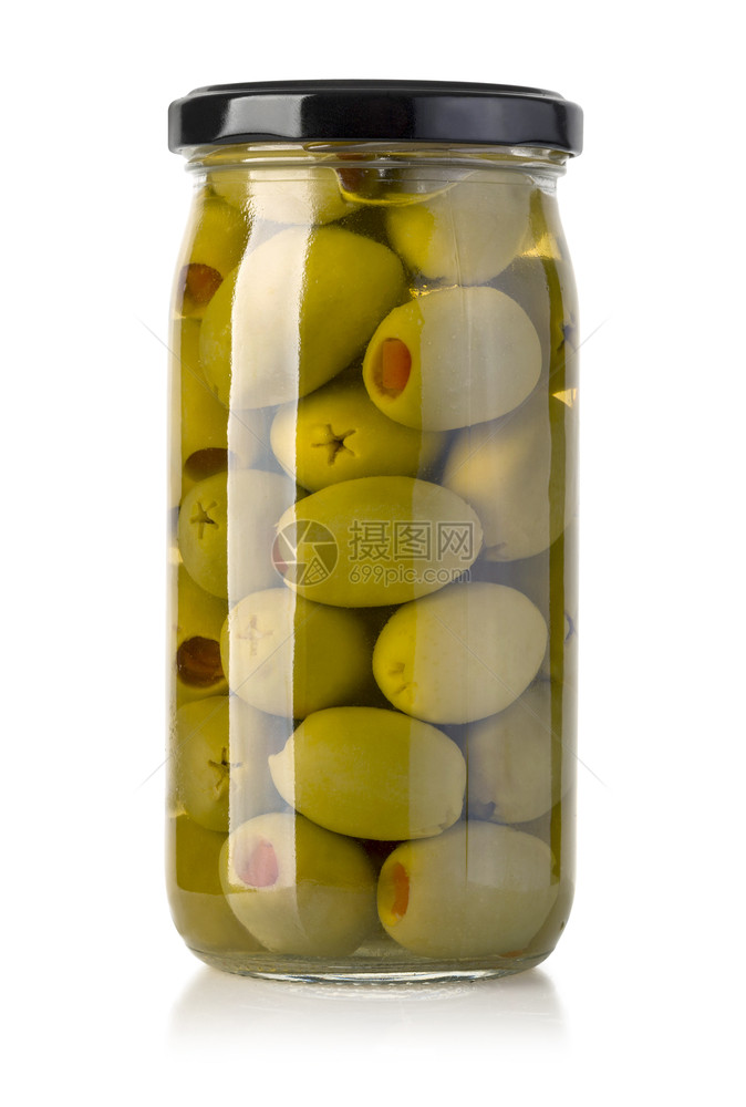 以玻璃罐中的果子制成橄榄水果在白色背景和剪切路径上隔绝的玻璃罐中图片