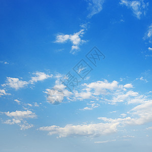 白云与蓝天对齐图片