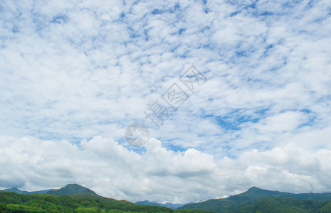 天空与云山地风景和其他下午的大气图片