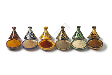 摩洛哥白底彩色陶瓷标签条中多种摩洛哥粉药草的多样化图片