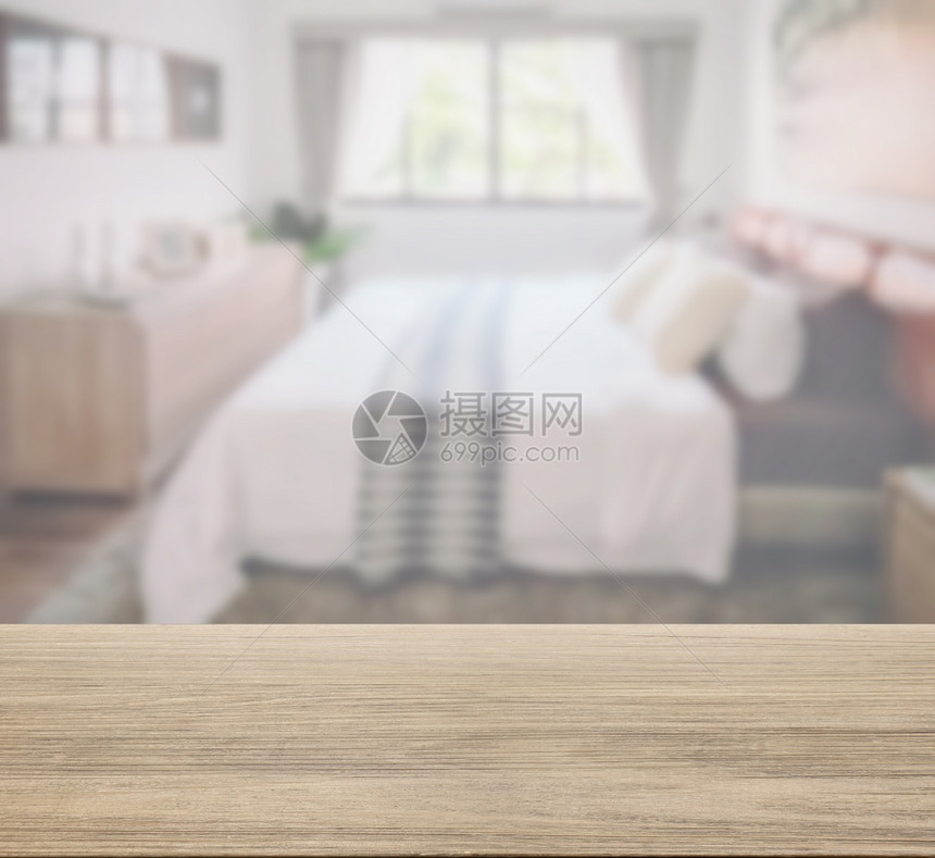 经典风格内含模糊背景卧室的木桌顶图片