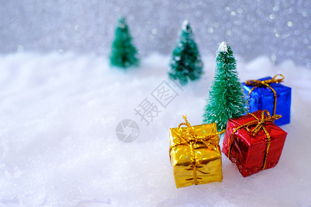 圣诞家居装饰的小手工礼品盒图片