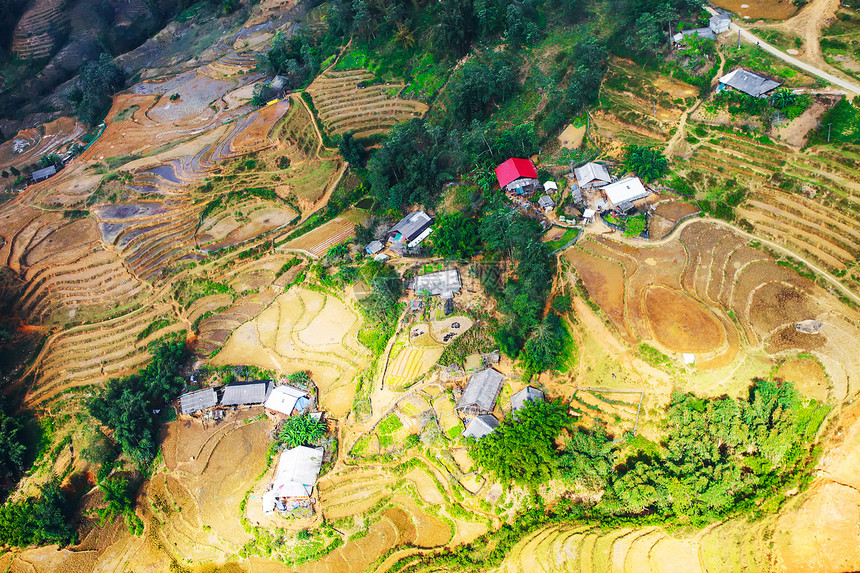 塔万村上方的望角和萨帕山谷水稻田梯图片