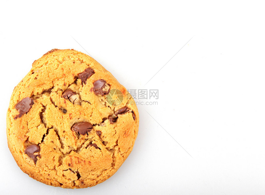 在白色背景中孤立的巧克力芯片饼干图片