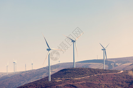 风力涡轮机站背景图片