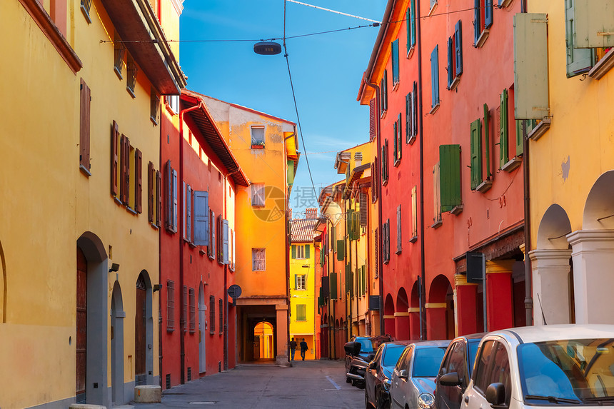 意大利博洛尼亚市中世纪街头港口意大利波洛尼亚EmiliaRomagna图片