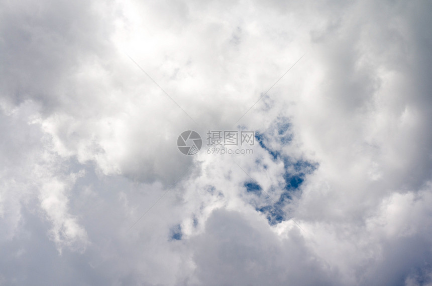 美丽的云在明亮天空背景中与云层概念相关的想法图片