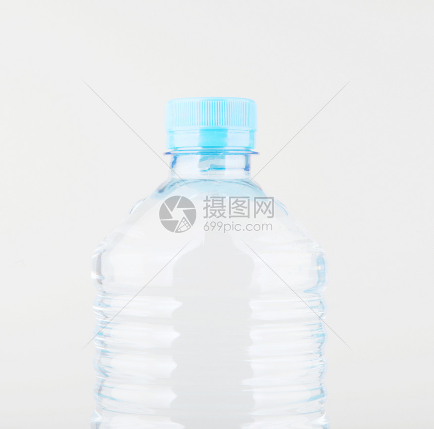 塑料水瓶图片