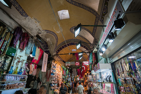 ISTANBULTurkeey2017年月2日伊斯坦布尔大集市与身份不明的人It是世界上最大和古老的覆盖市场之一图片