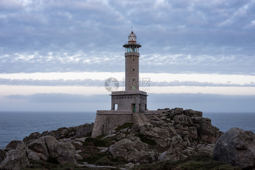 西班牙加利亚州CostadaMorte的PuntaNariga灯塔图片