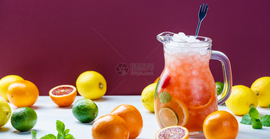 夏季饮料和带有文本空间的柑橘水果柠檬汁夏季饮料和柑橘水果图片
