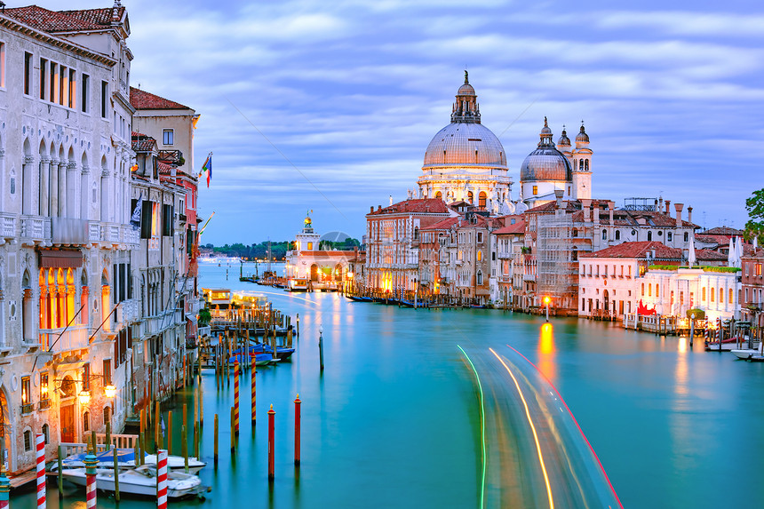 晚上在意大利威尼斯运河晚上在意大利威尼斯运河和圣玛丽卫生或亚达拉玛丽亚玛丽亚玛丽亚玛丽亚圣玛丽亚玛丽亚圣玛丽亚玛丽亚玛丽亚图片