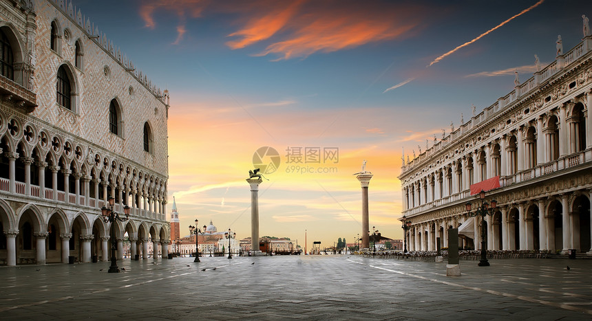 圣马尔科广场意大利威尼斯日出时对PalazzoDucale和SanGiorgioMaggiore的景象图片