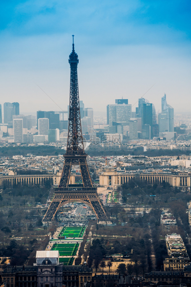 法国巴黎的空中城市景色法国巴黎的Eiffel塔的空中城市景色法国的TourMontparnasse图片