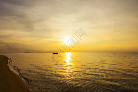 日出在海边太阳岛越南清江背景图片