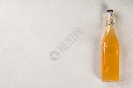 红茶菌瓶子酿造的高清图片