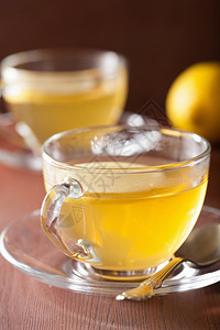 杯中热柠檬姜茶图片