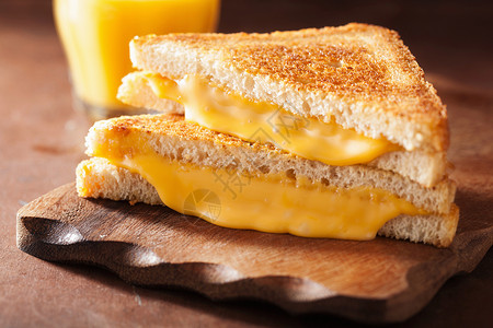 早餐烤奶酪三明治图片