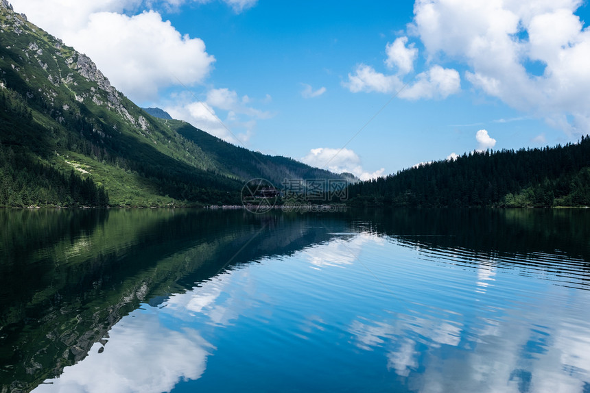 夏季阿尔卑斯山湖的全景莫斯基奥科波兰塔特拉山脉波兰塔特拉山图片