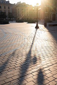 日出时克拉科夫旧市场广的美景图片