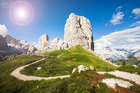 意大利多洛米特阿尔卑斯山CinqueTorrri图片