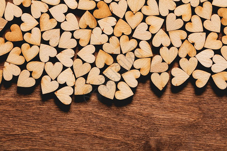 木制背景的小心情人节爱概念木制背景的小心图片