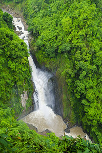 HaewNarok瀑布美丽而高图片