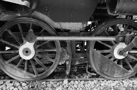旧铁路车轮黑白背景图片