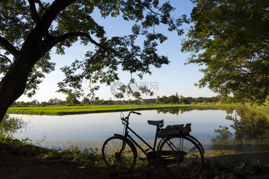 农村地区自行车图片