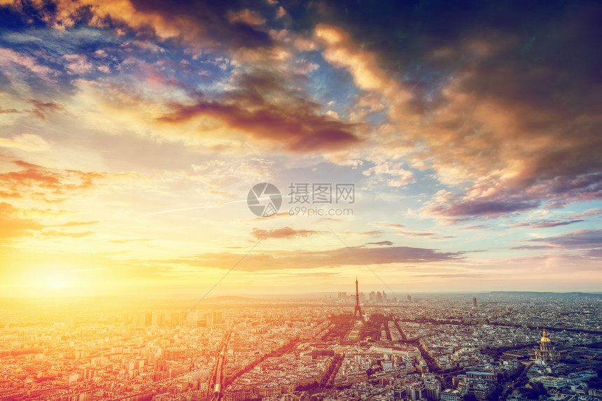 巴黎法国天际日落时全景Eiffel铁塔PampdeMarsCampMars图片