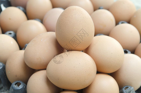 供市场销售的新鲜鸡蛋背景图片