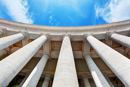 彼得斯堡圣彼得和尔斯柯巴西殖民地梵蒂冈城的柱子蓝天巴西殖民地梵蒂冈城的柱子背景