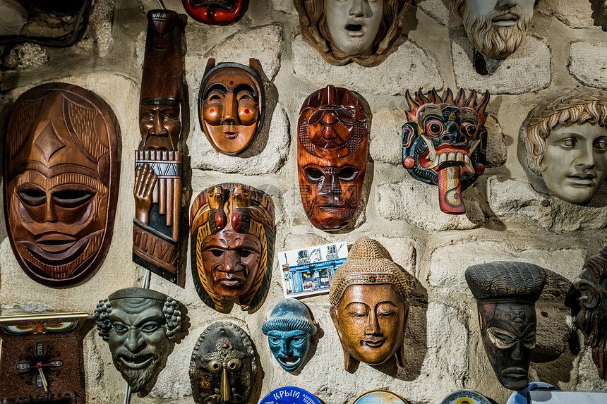 许多不同的部落面具图片