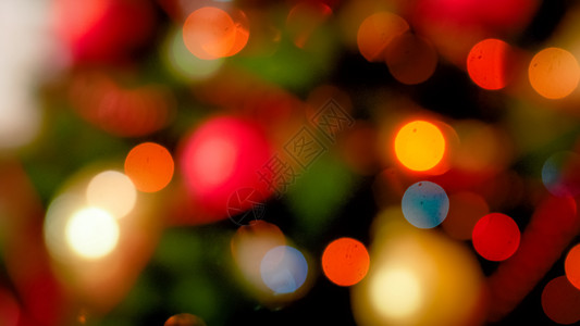 圣诞树上灯泡的照片摘要圣诞树上灯泡的照片摘要图片