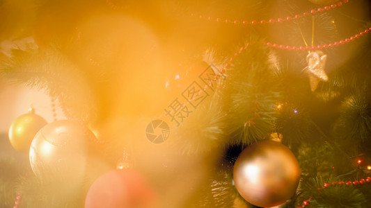圣诞树和闪的金圈抽象背景摘要圣诞树和闪的金圈美丽抽象背景背景图片