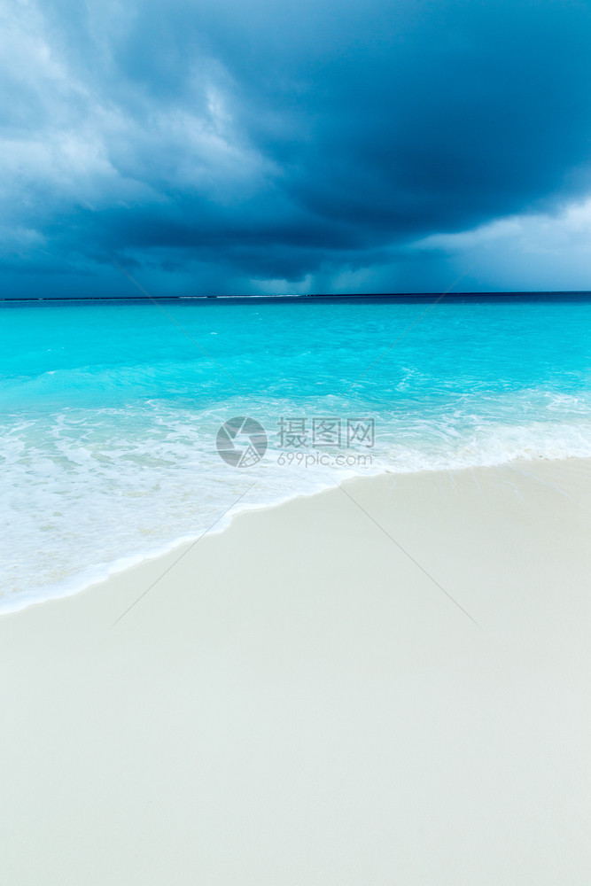 马尔代夫海滩度假村全景观暑假旅行期背景概念马尔代夫天堂海滩图片