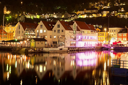 挪威卑尔根的美妙夜景图片